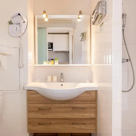 & Lou Paradou Les Bains Greoux-les-Bains