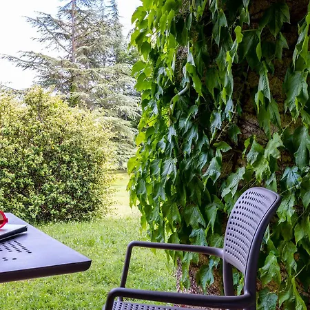 & Lou Paradou Les Bains 3* Greoux-les-Bains