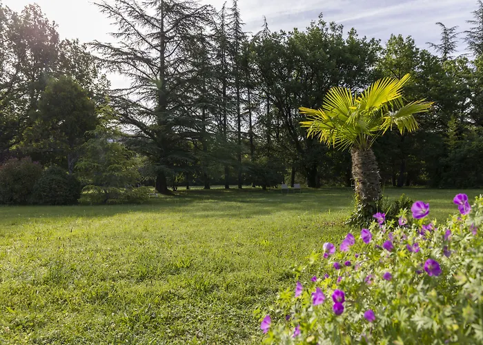 Hotel Hôtel&résidence Lou Paradou Les Bains