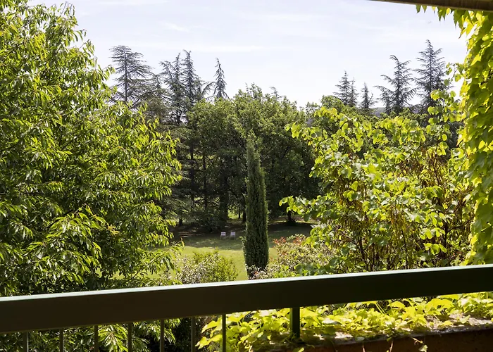 Hotel Hôtel&résidence Lou Paradou Les Bains 3*