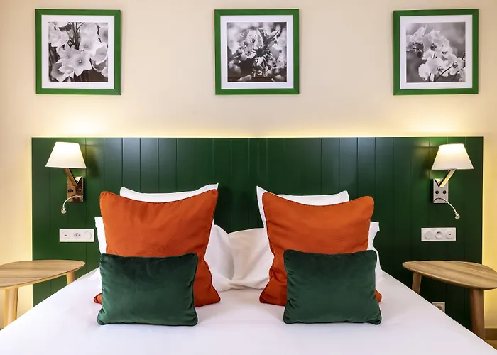 Hotel Hôtel&résidence Lou Paradou Les Bains Gréoux-les-Bains