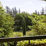 Hotel & Lou Paradou Les Bains 3*