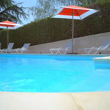 & Lou Paradou Les Bains מלון דירות 3*