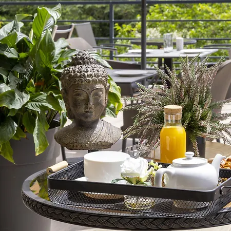 & Lou Paradou Les Bains Hotel 3*