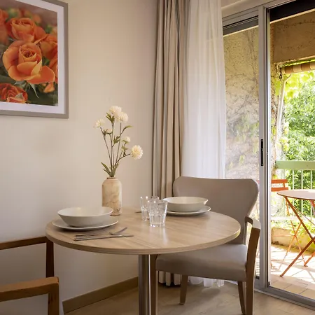 & Lou Paradou Les Bains Greoux-les-Bains