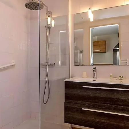 & Lou Paradou Les Bains アパートホテル
