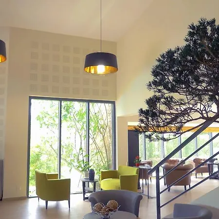 Otel Lou Paradou 3*