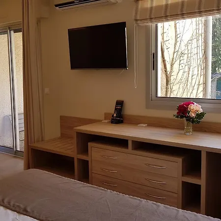 Lou Paradou Otel 3*
