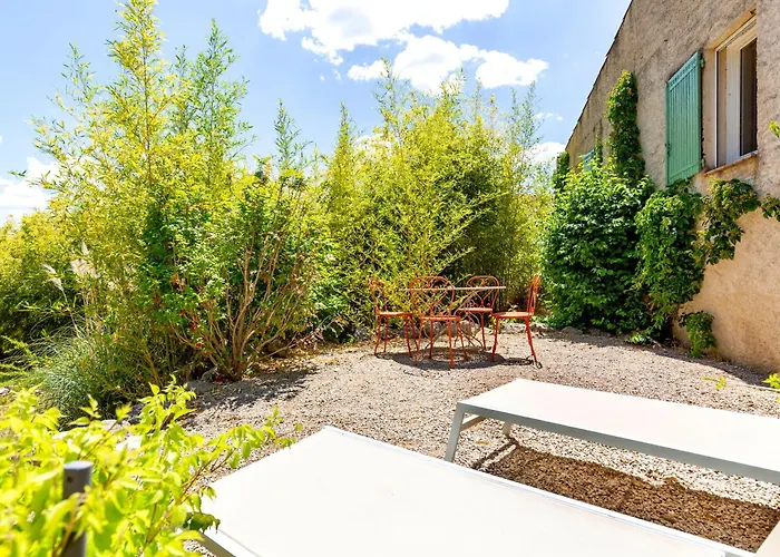 & Lou Paradou Les Bains 3* Greoux-les-Bains