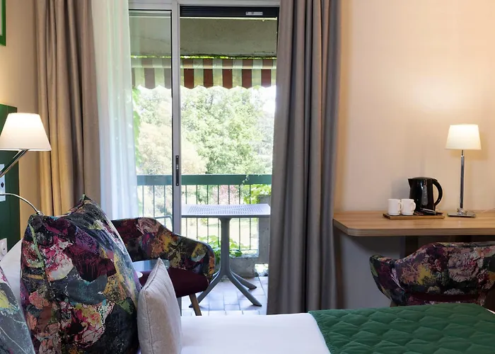 & Lou Paradou Les Bains Hotel 3*