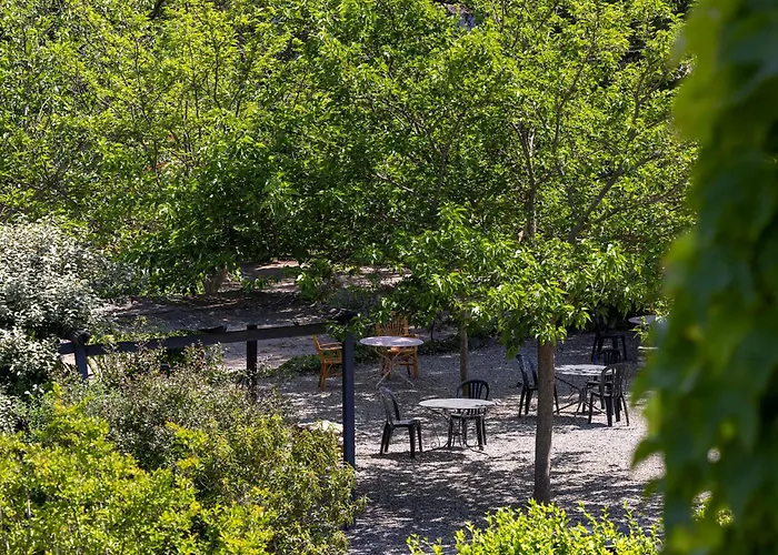 Hotel & Lou Paradou Les Bains Greoux-les-Bains