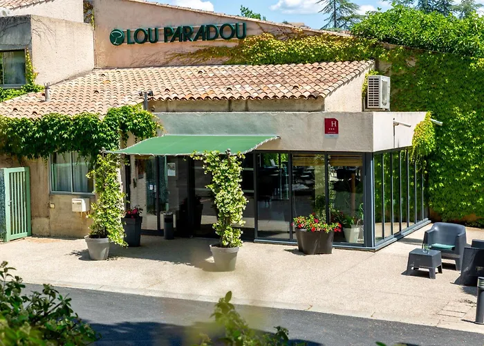 Hotel & Lou Paradou Les Bains