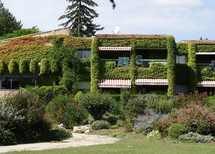 & Lou Paradou Les Bains 3*