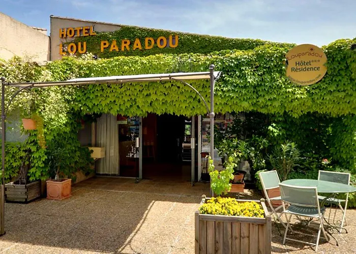 & Lou Paradou Les Bains 3* Greoux-les-Bains