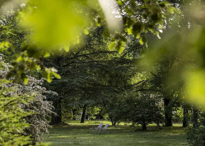 & Lou Paradou Les Bains 3* Greoux-les-Bains