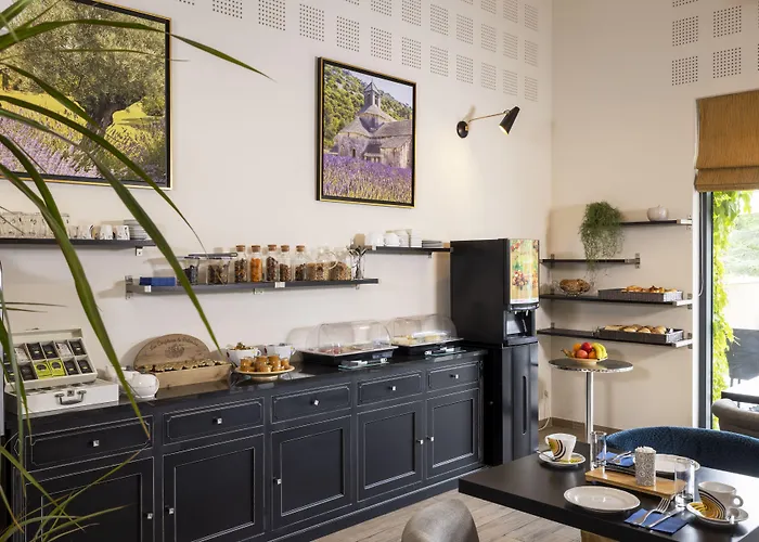 & Lou Paradou Les Bains Hotel